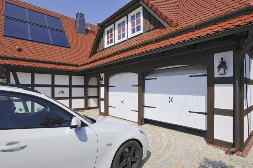 traditional-sectional-garage door