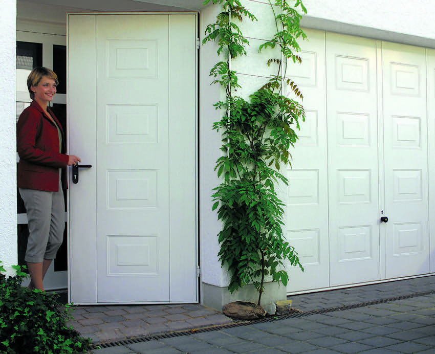matching-garage-and-front-door