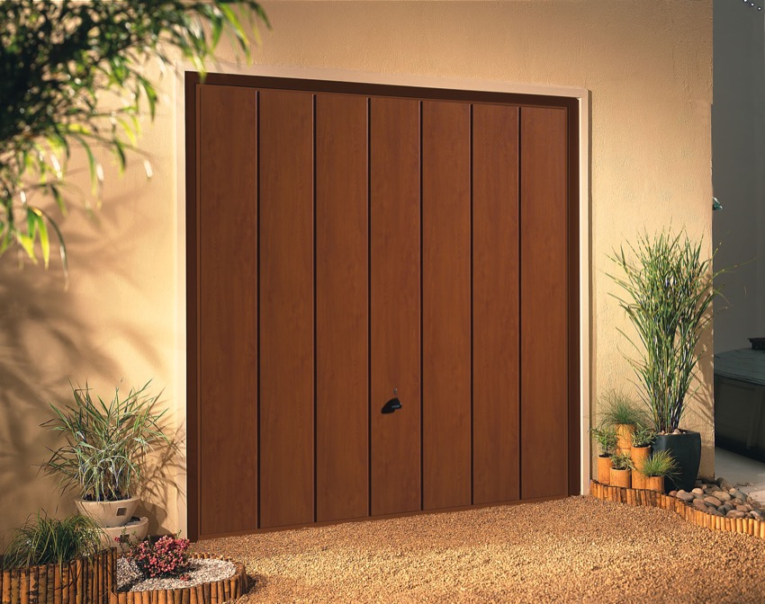 sherwood-golden-oak-garage-door